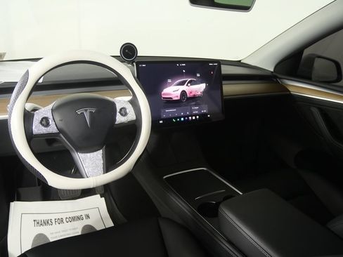 Used 2023 Tesla Model Y Long Range AWD/4WD image 13