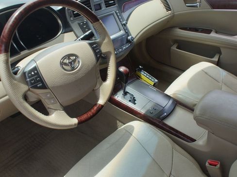 Used 2011 Toyota Avalon Limited FWD image 11