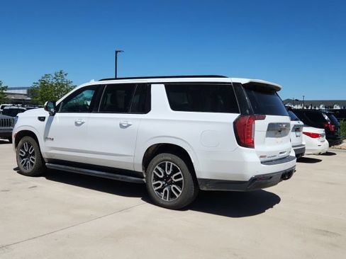 Used 2021 GMC Yukon XL AT4 w/ Rear Media and Nav Package AWD/4WD image 2