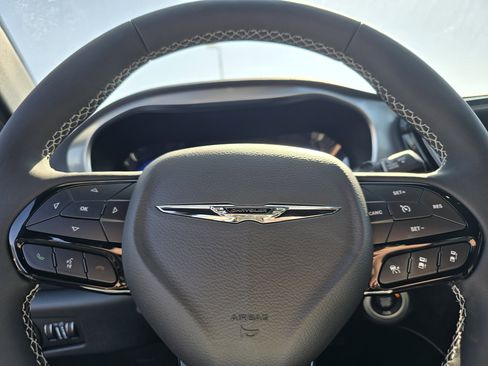 New 2026 Chrysler Pacifica Limited w/ S Appearance Package image 15