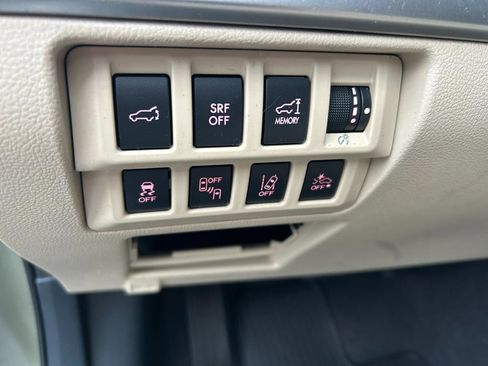 Used 2017 Subaru Outback 2.5i Limited image 11