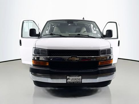 Used 2021 Chevrolet Express 3500 w/ Driver Convenience Package RWD image 16