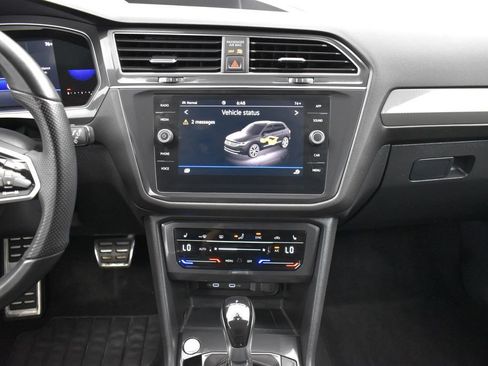 Used 2022 Volkswagen Tiguan SE R-Line AWD/4WD image 17