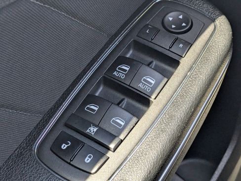 Used 2023 Dodge Charger SXT RWD image 27