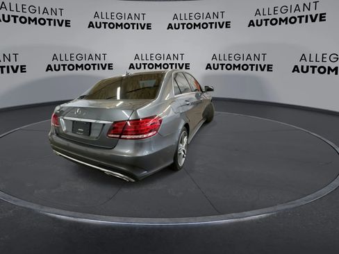 Used 2016 Mercedes-Benz E 400 Sedan image 9
