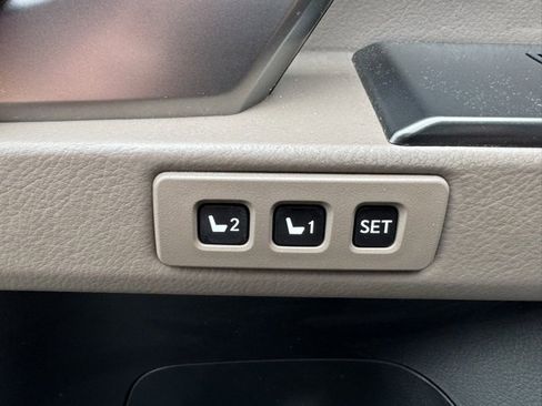 Used 2023 Lexus GX 460 Premium image 16