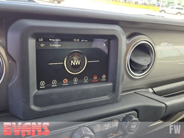 Used 2019 Jeep Wrangler Unlimited Sahara AWD/4WD image 8