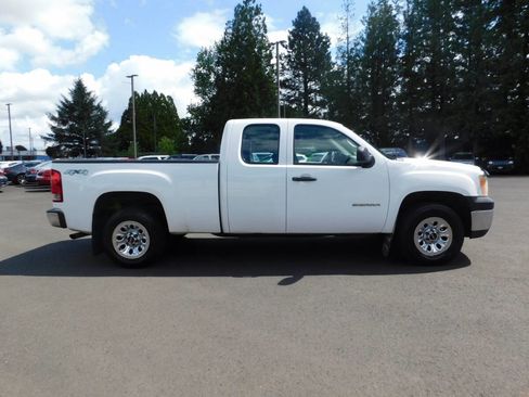 Used 2011 GMC Sierra 1500 W/T image 16