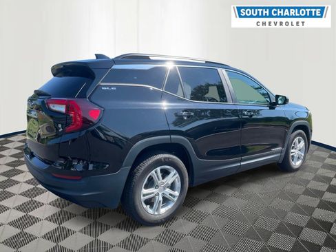 Used 2023 GMC Terrain SLE w/ Driver Convenience Package FWD image 4