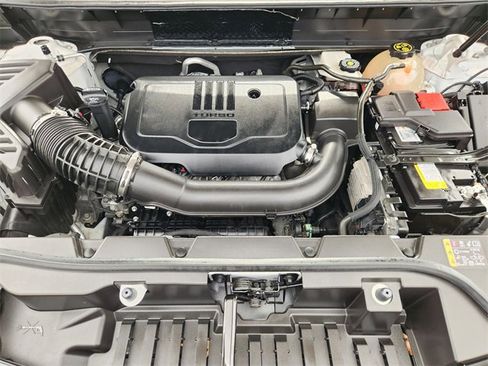 Used 2023 GMC Acadia SLE w/ Driver Convenience Package image 32