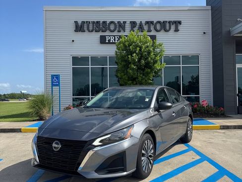 Used 2024 Nissan Altima 2.5 SV AWD/4WD image 1
