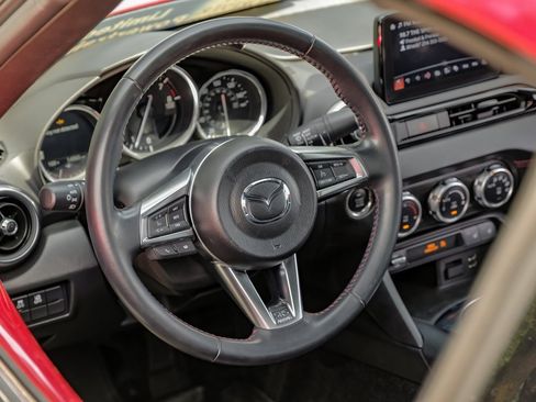 Used 2019 MAZDA MX-5 Miata RF Grand Touring image 4