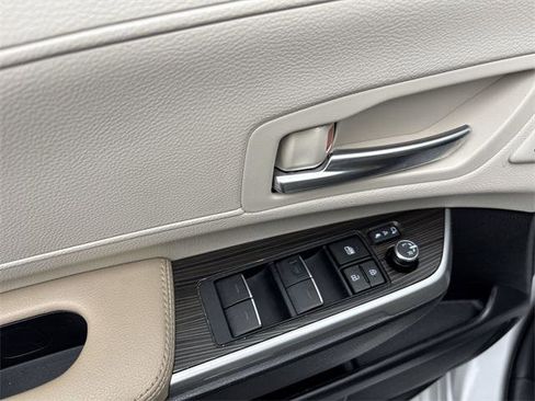 Certified 2024 Toyota Sienna Limited image 14