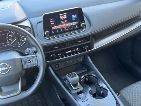 Used 2025 Nissan Rogue SV FWD image 20