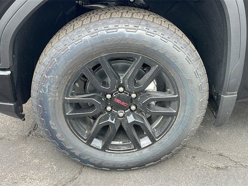 New 2026 GMC Sierra 1500 Elevation image 9