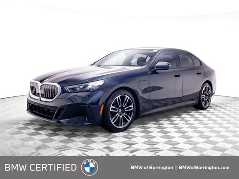 Used 2026 BMW 550e xDrive AWD/4WD image 1