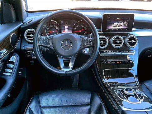 Used 2018 Mercedes-Benz GLC 300 image 5