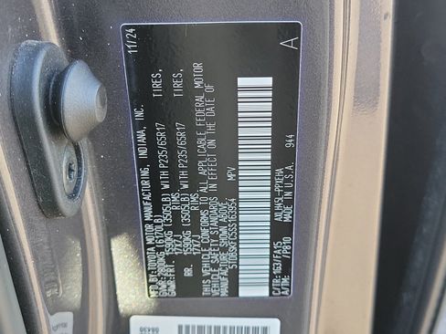 Used 2025 Toyota Sienna LE w/ LE Plus Package AWD/4WD image 33
