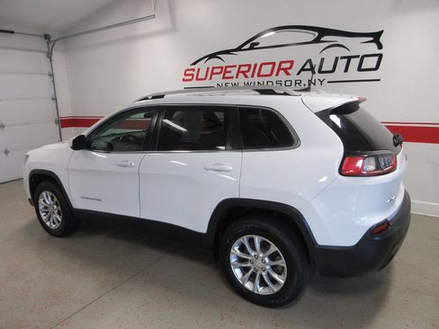 Used 2019 Jeep Cherokee Latitude w/ Cold Weather Group AWD/4WD image 3