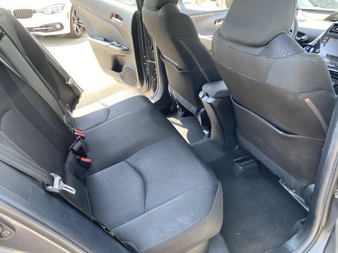 Used 2021 Toyota Prius LE FWD image 18