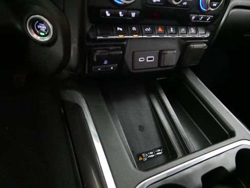 Used 2021 GMC Sierra 1500 AT4 w/ AT4 Premium Package AWD/4WD image 29