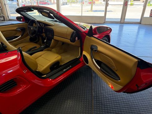 Used 2002 Porsche Boxster S RWD image 22