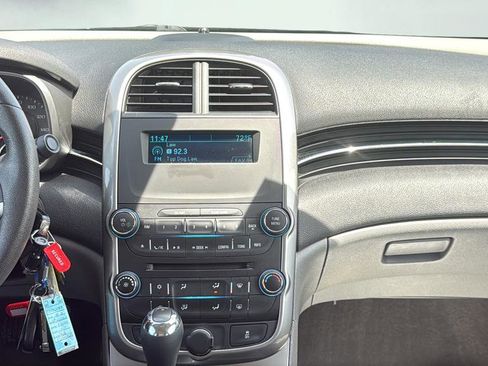 Used 2015 Chevrolet Malibu LS FWD image 18