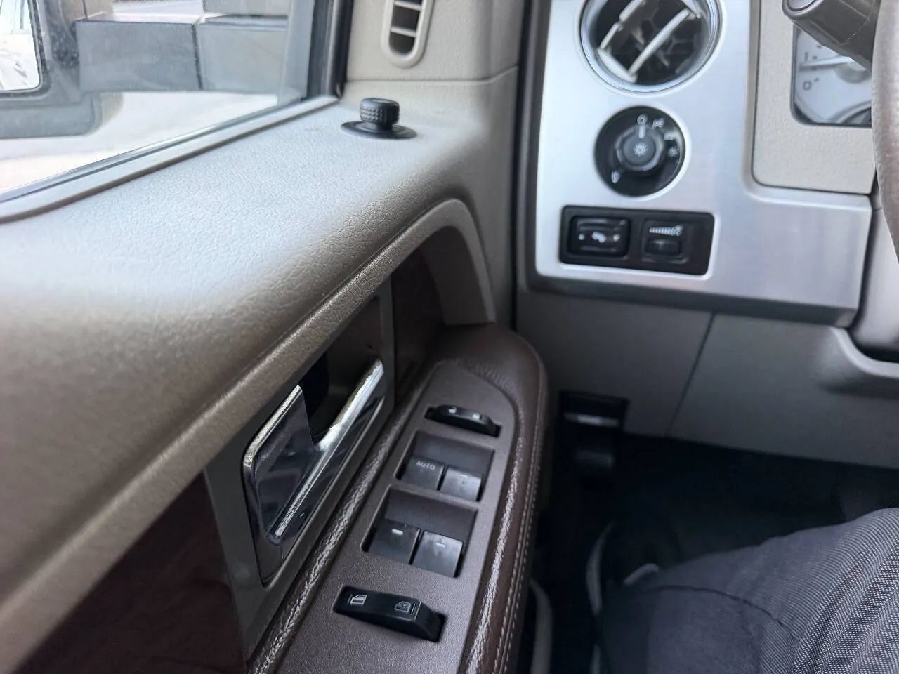 Used 2010 Ford F150 Platinum AWD/4WD image 30