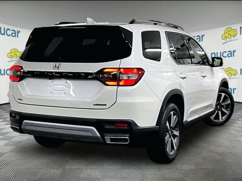 Used 2024 Honda Pilot Touring image 6