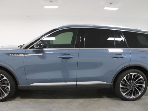 Used 2025 Lincoln Aviator Reserve w/ Equipment Group 201A AWD/4WD image 6