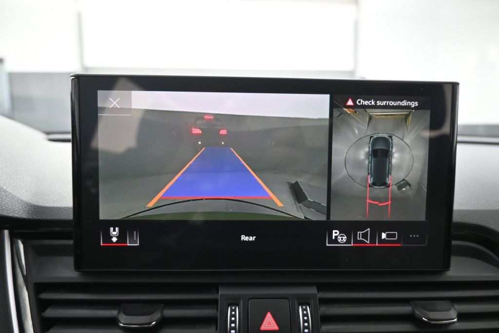Used 2024 Audi SQ5 Prestige AWD/4WD image 8