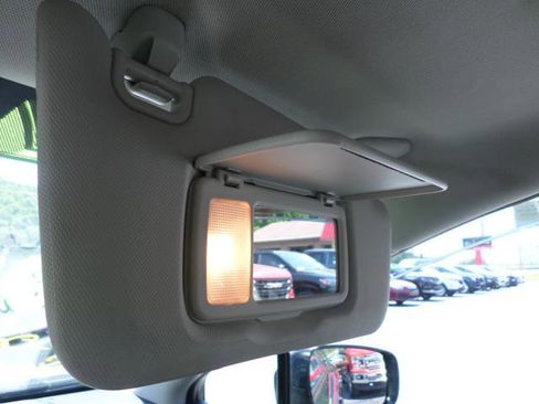 Used 2017 Subaru Impreza 2.0i Premium image 24