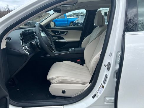 New 2026 Mercedes-Benz E 350 4MATIC Sedan image 9