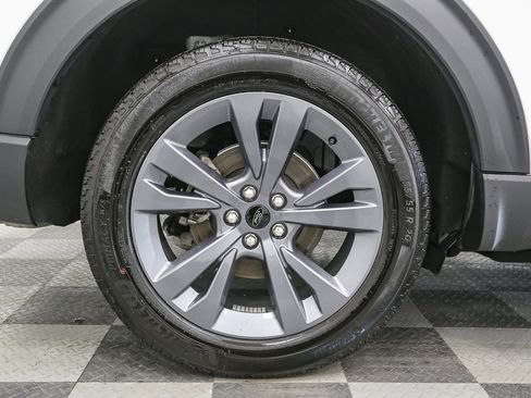 Used 2023 Ford Explorer XLT w/ Equipment Group 202A AWD/4WD image 19