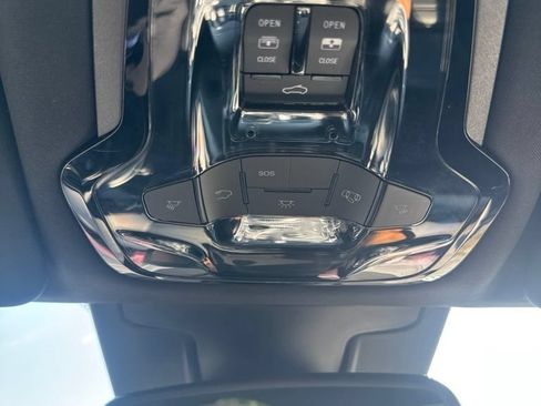 Used 2023 Alfa Romeo Stelvio Veloce AWD/4WD image 22