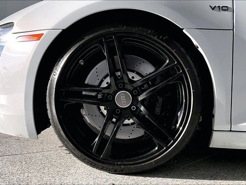 Used 2012 Audi R8 V10 image 12