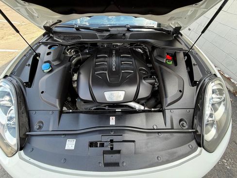 Used 2015 Porsche Cayenne Diesel AWD/4WD image 9
