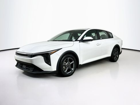 Used 2025 Kia K4 FWD image 3