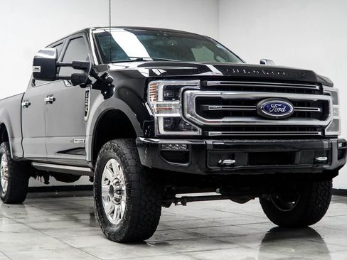 Used 2022 Ford F250 Platinum AWD/4WD image 3