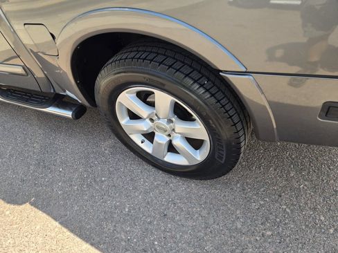 Used 2014 Nissan Titan SL w/ SL Moonroof Package RWD image 7