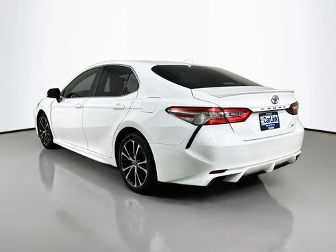 Used 2019 Toyota Camry SE FWD image 5