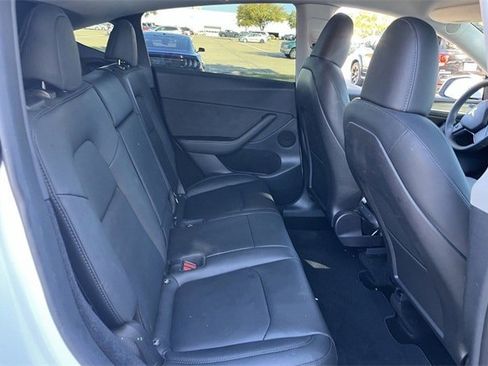 Used 2023 Tesla Model Y Long Range image 31