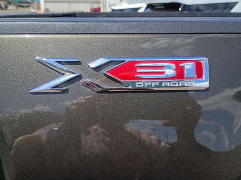 Used 2023 GMC Sierra 2500 SLT w/ SLT Convenience Package AWD/4WD image 8