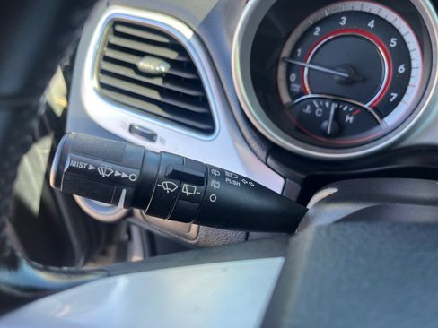 Used 2020 Dodge Journey SE w/ SE Popular Equipment Group FWD image 11