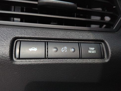 Used 2025 Nissan Altima 2.5 SR FWD image 12