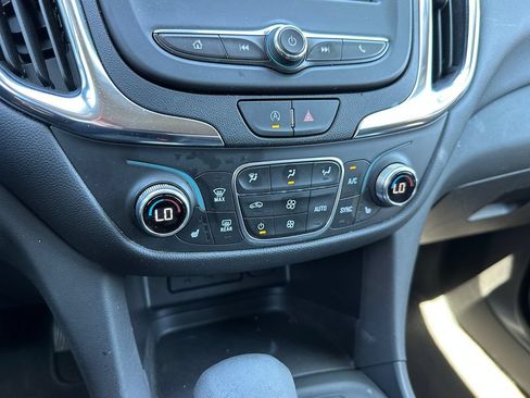 Used 2024 Chevrolet Equinox LT FWD image 29