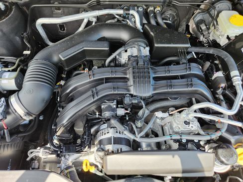 Certified 2025 Subaru Outback Limited AWD/4WD image 9