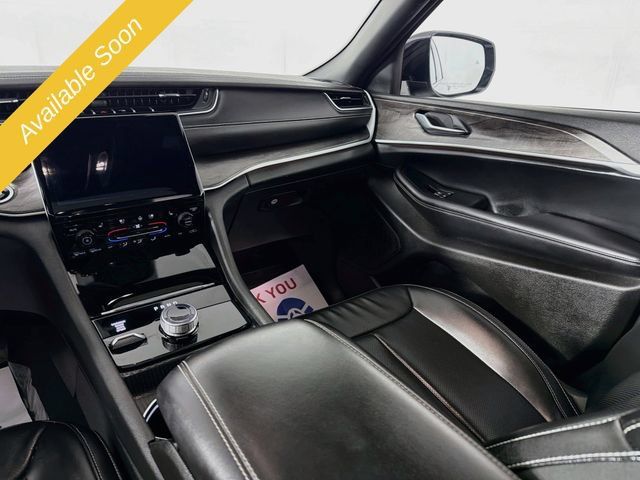 Used 2024 Jeep Grand Cherokee Limited w/ Luxury Tech Group II AWD/4WD image 23