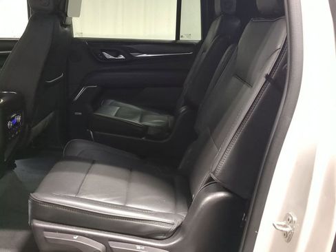 Used 2024 GMC Yukon XL Denali w/ Advanced Technology Package image 19