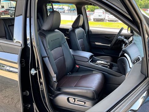 Certified 2026 Honda Ridgeline Black Edition image 9